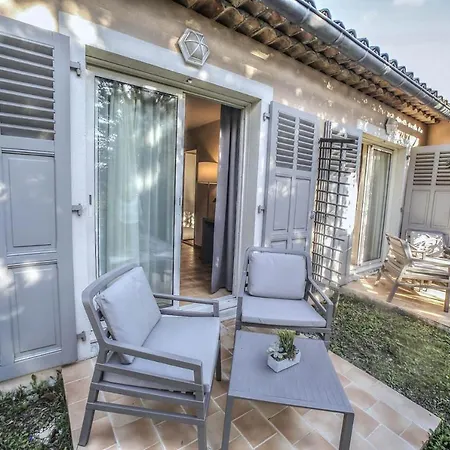 Aparthotel Domaine De La Tour Carree Peymeinade