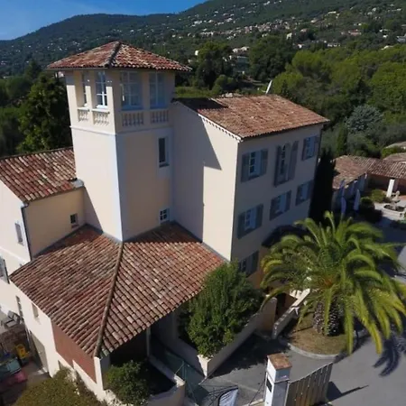 Aparthotel Domaine De La Tour Carree