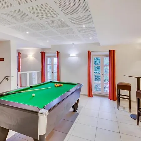 Aparthotel Domaine De La Tour Carree 3*