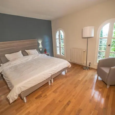 Domaine De La Tour Carree Aparthotel Peymeinade